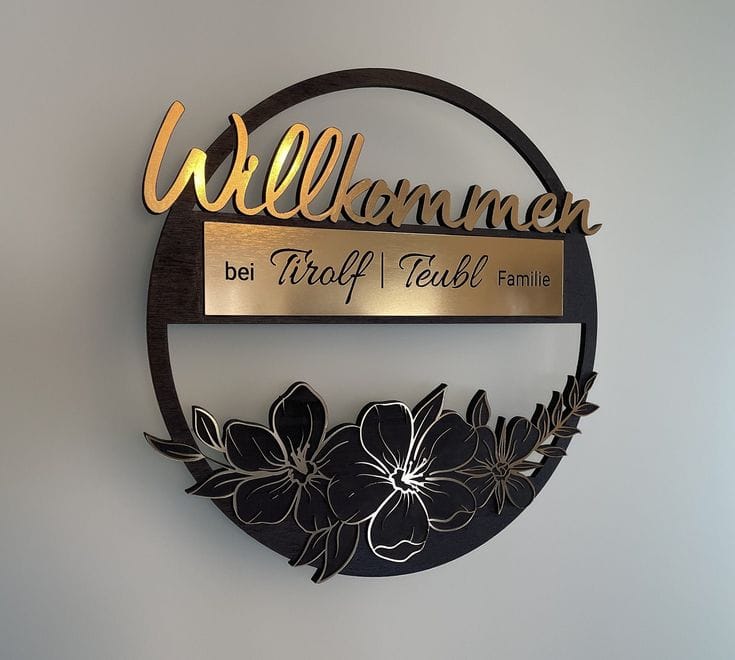 Custom Round Welcome Sign – Elegant Floral & Gold "Willkommen" Design